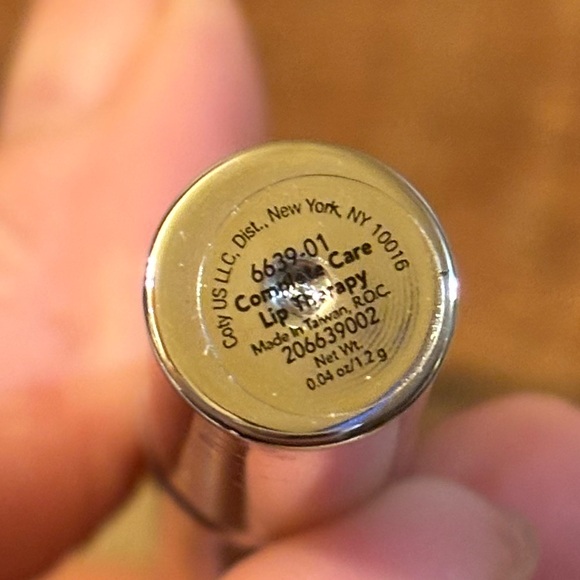 Sally Hansen Complete Care Lip Therapy - Picture 2 of 2